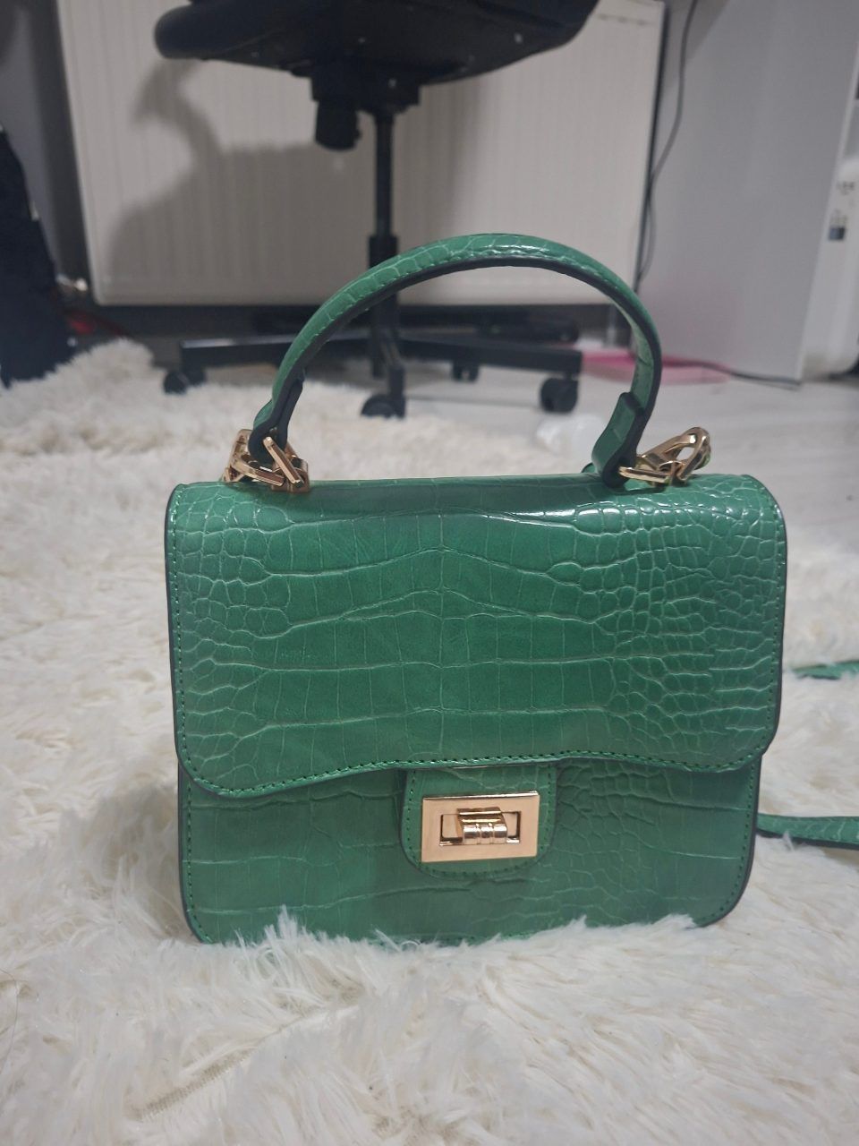 Grüne Handtasche Croco Optik 