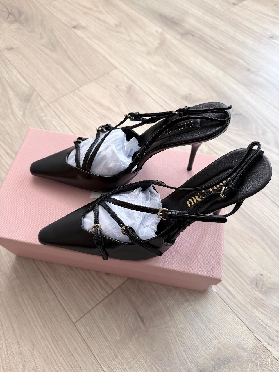 Miu Miu Damen Schuhe