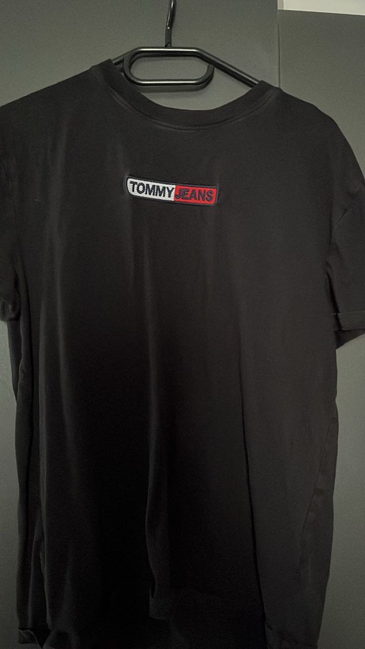 Tommy Jeans  Tommy Jeans Tshirt  Size L