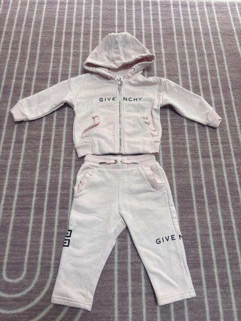 Givenchy Givenchy Jogginganzug Neuwertig 💕 Size 9M