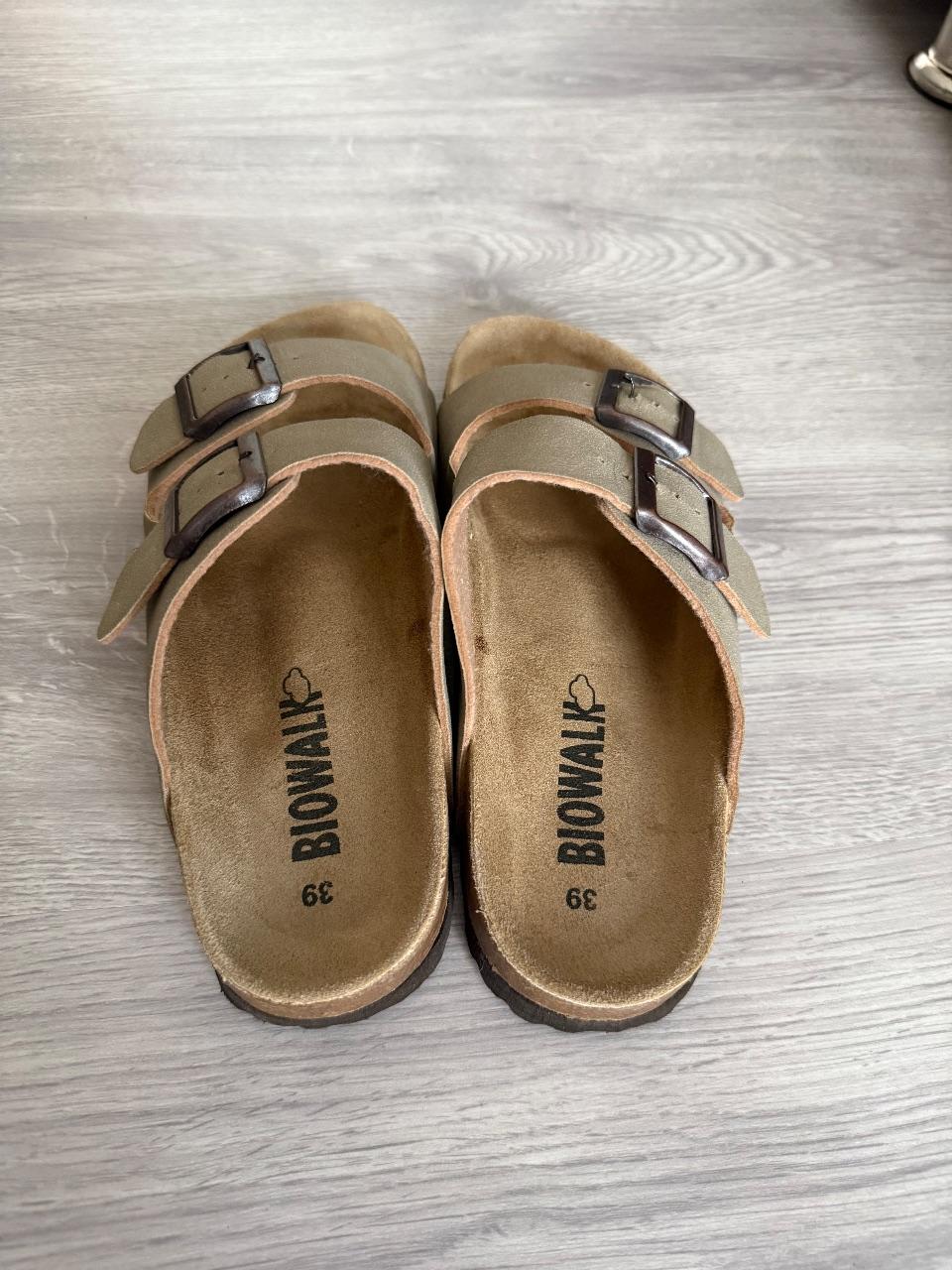 Offene Schuhe