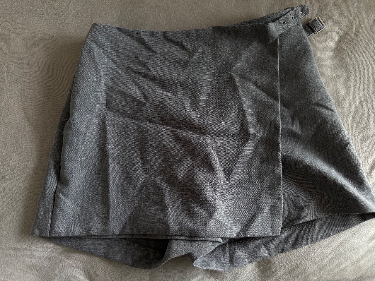 H&M Rock mit integrierter Hose Size M