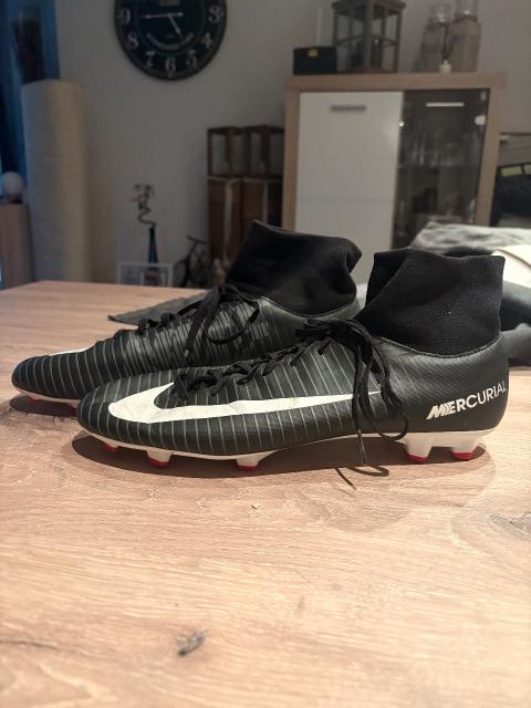 Nike Nike Mercurial Victory Fußballschuhe Size 44