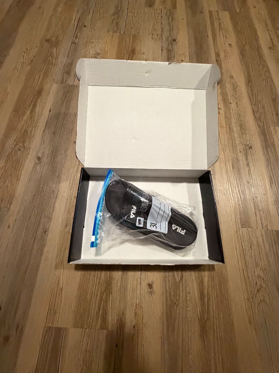 Fila Nagelneue Fila Adiletten  Size 44