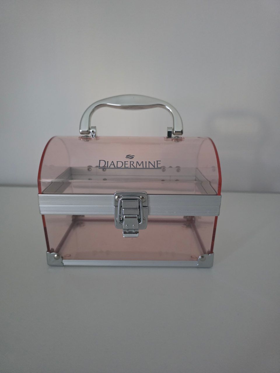 Transparenter Diadermine Make-up Koffer/ Schminkbox