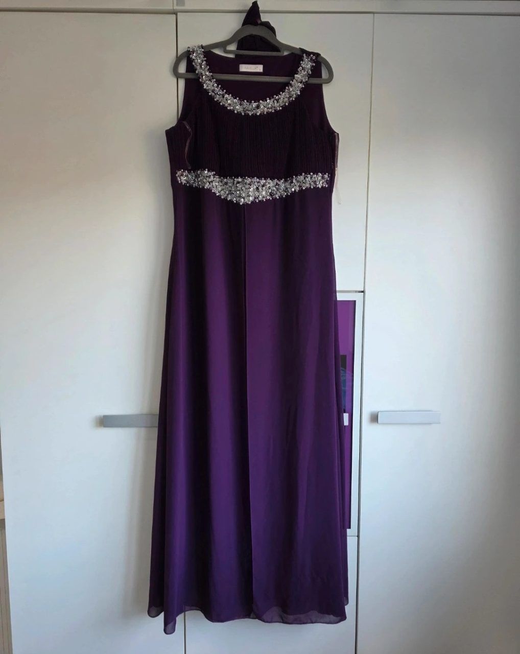 Lila Abiye mit Silber-Verzierungen Size 42