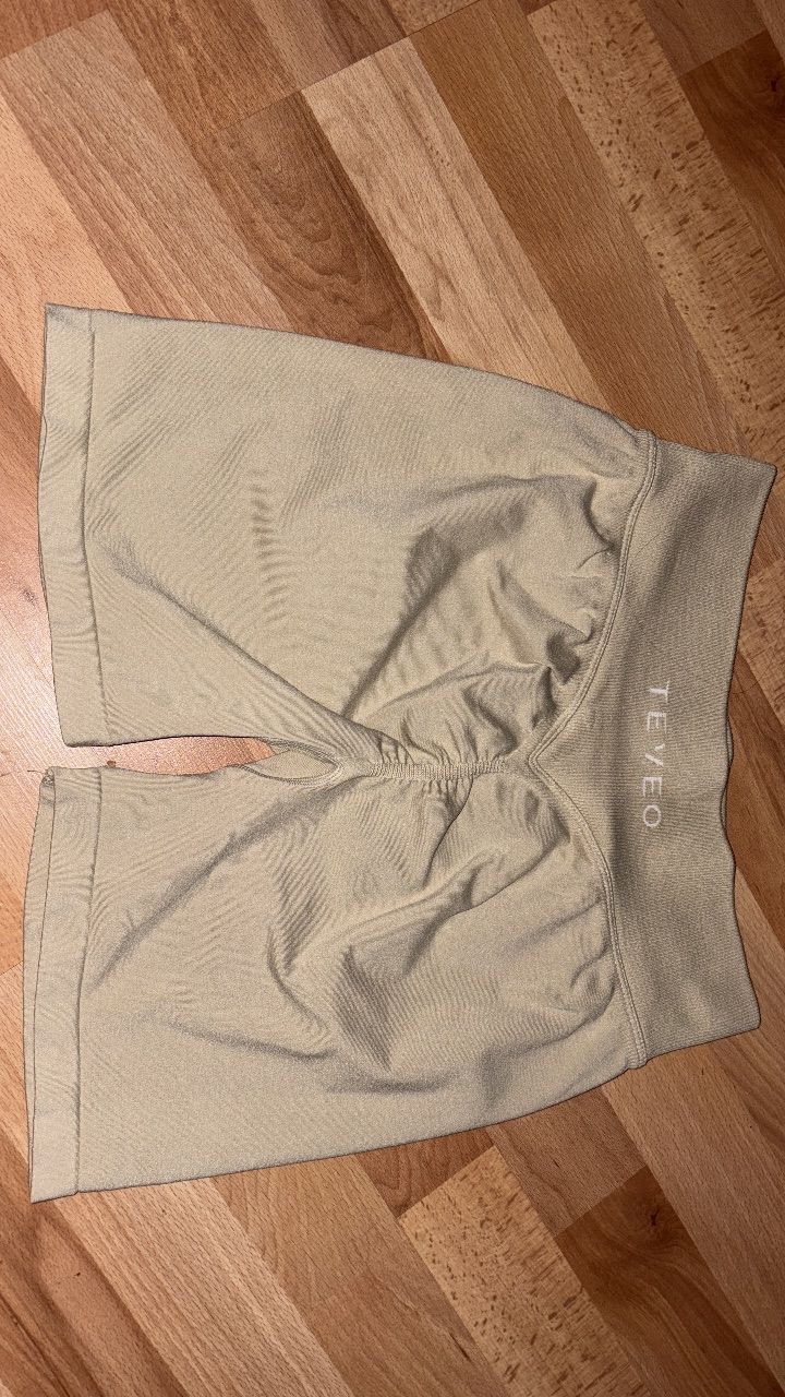 Teveo  Kurze Sport Hose  Size L 