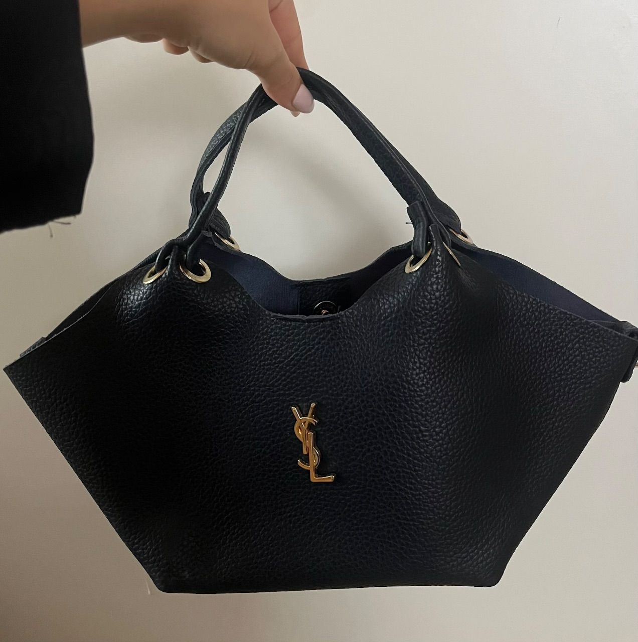 Keine  Dunkelblaue Tasche