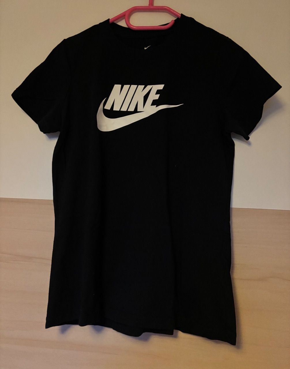 Nike Schwarzes Nike Basic T-Shirt mit Logo kurzärmelig  Size M