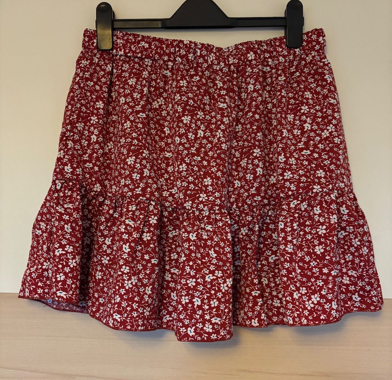 Shein Minirock rot mit weißem Blumenmuster Size XL/42