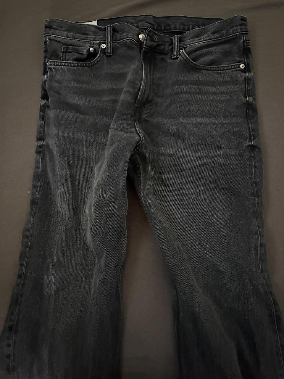 Dunkel graue Jeans