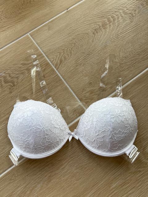 Keine Bh mit durchsichtigen Trägern Size 85 B