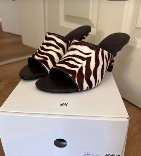 H&M Ledersandaletten mit Absatz braunen Zebra-lmitat