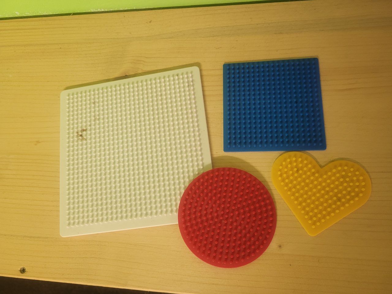  4 Bügelperlen-Steckplatten – verschiedene Formen