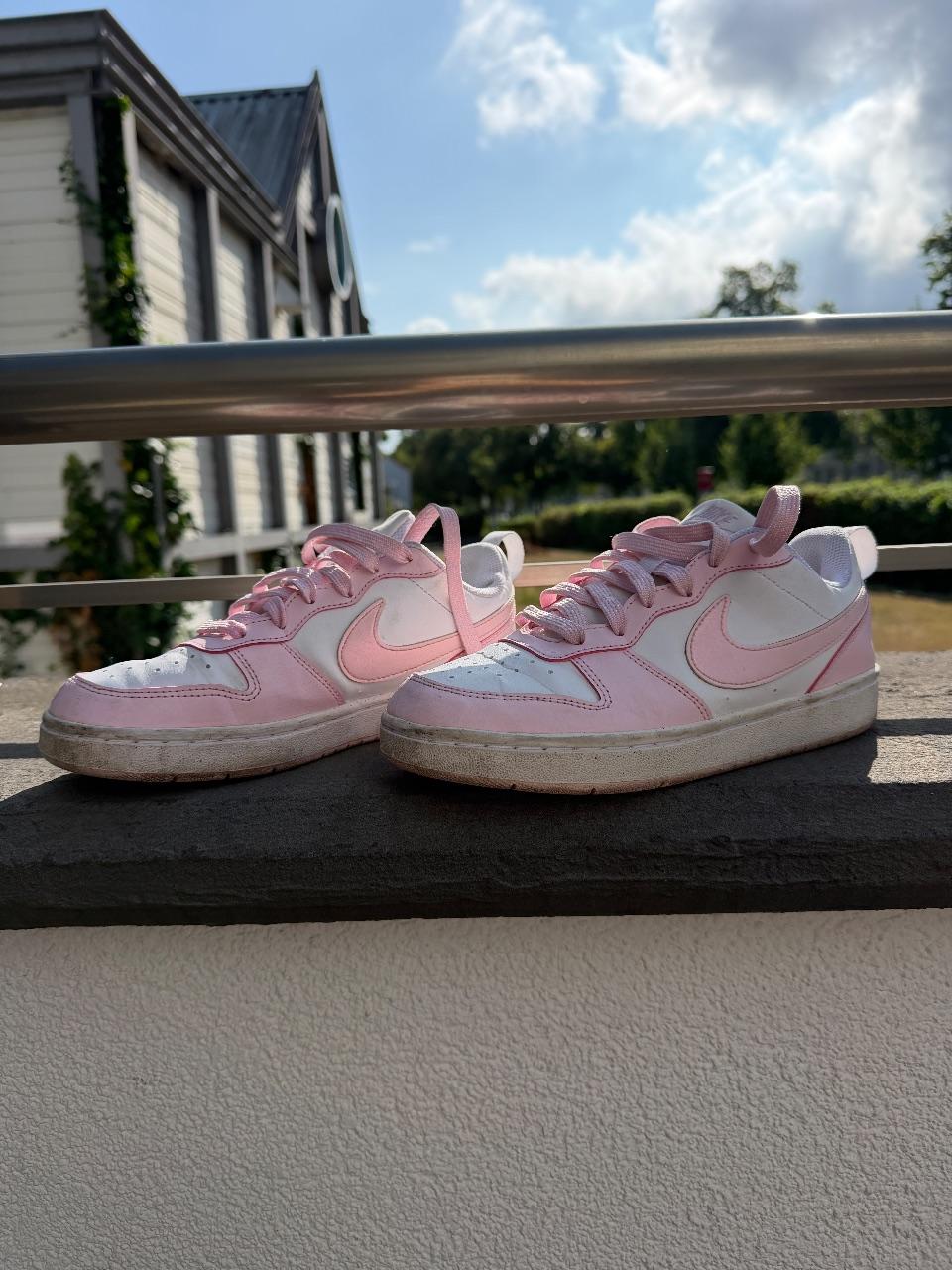Nike Sneaker – Weiß/Rosa
