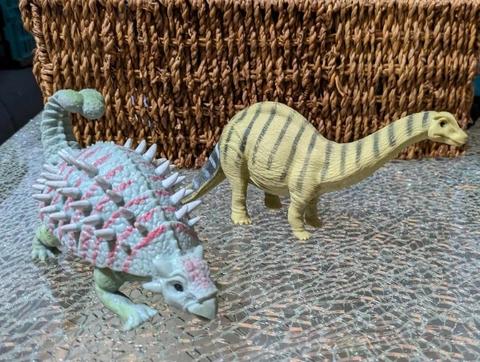 Ohne Marke 2 Dinosaurier