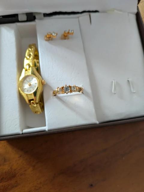 genewa 3tlg Set Uhr, Ohrringe & Ring