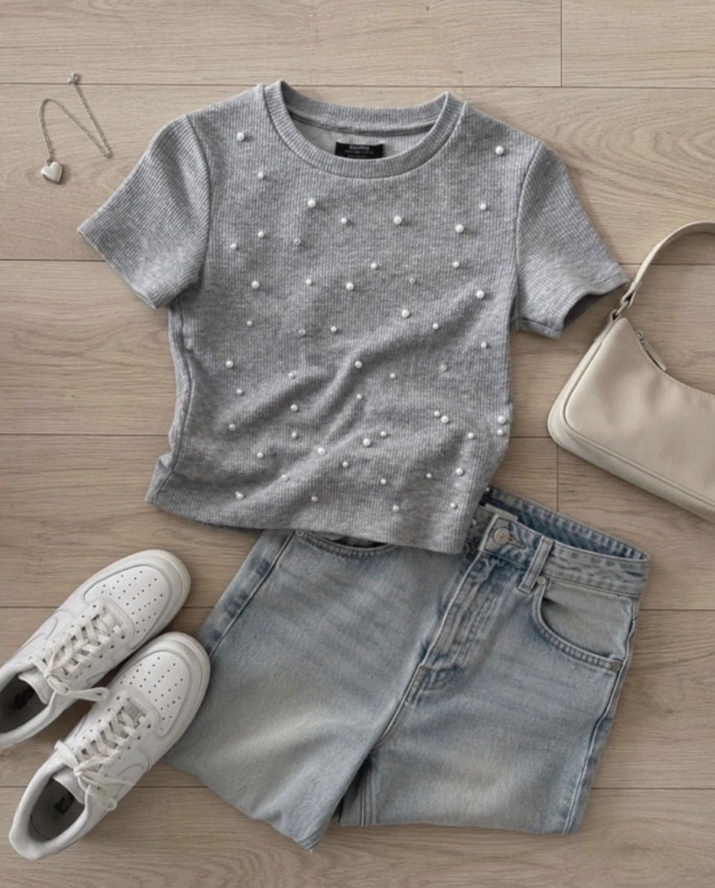 bershka T-Shirt, Perlen, Grau,eng anliegend, ripped, Bershka, S, Sommer, schick Size S