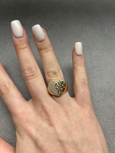 Goldfarbener Herz-Ring mit Strasssteinen 💛