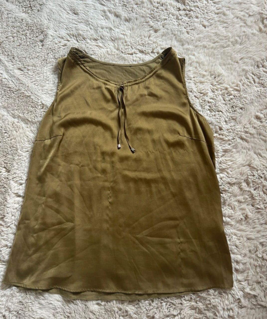 Bonita  Olive grünes samt Top  Size 44