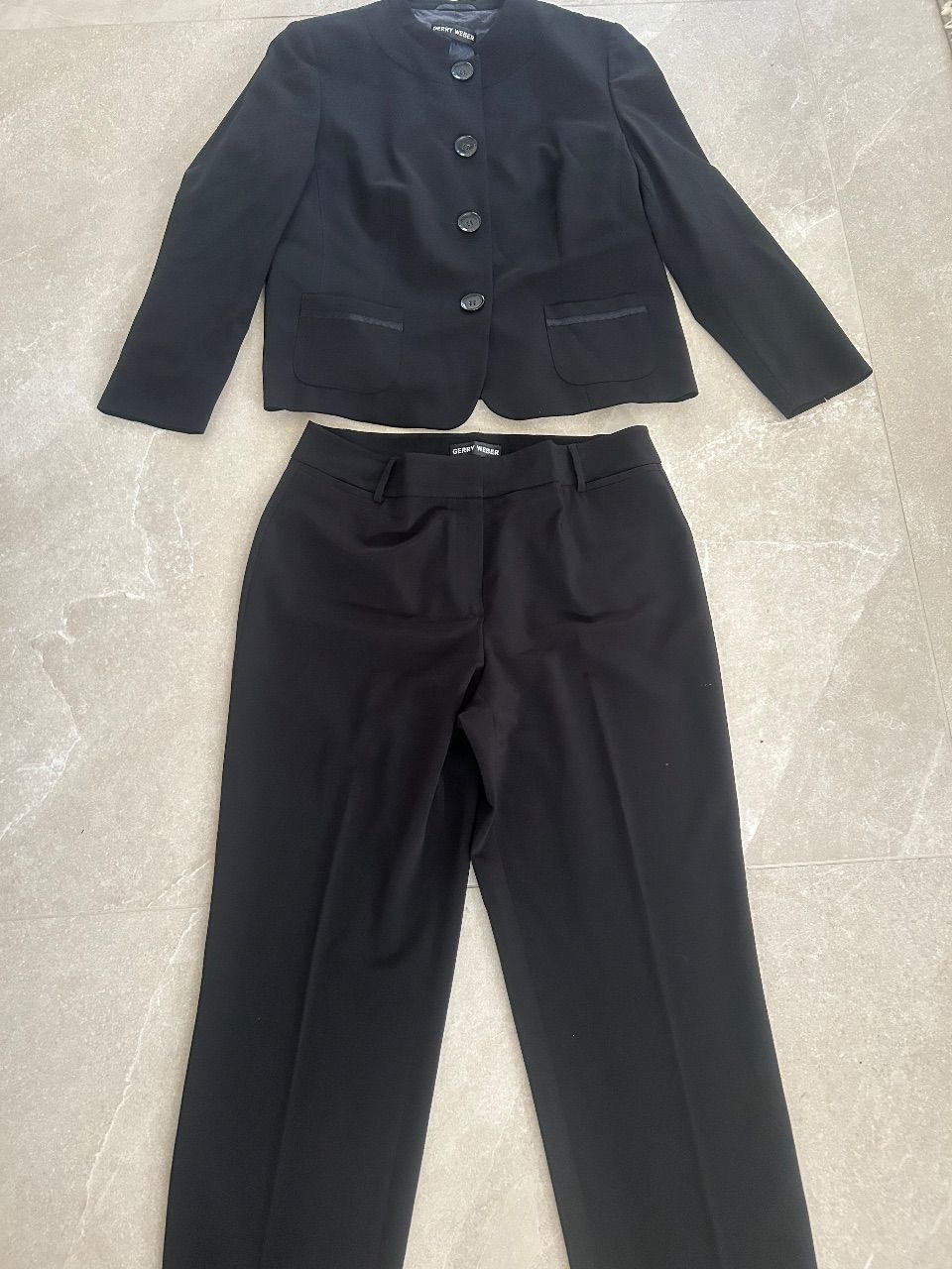 Gerry Weber  Gerry Weber schwarzer Hosenanzug – Blazer & Stoffhose Size 44