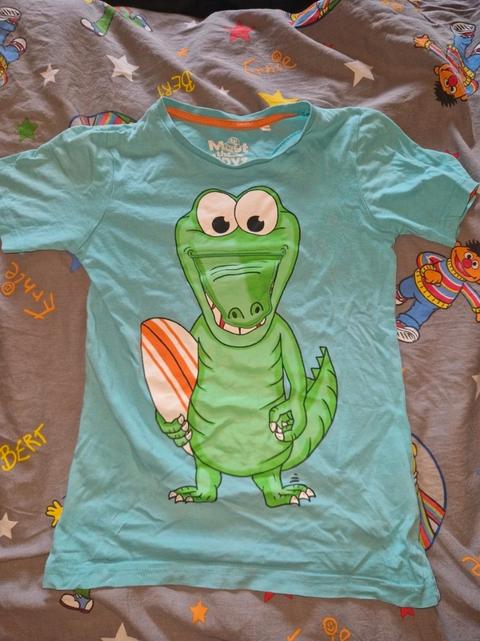 Ohne Marke Witziges T-Shirt Surfer-Krokodil– Gr. 128 Size 128