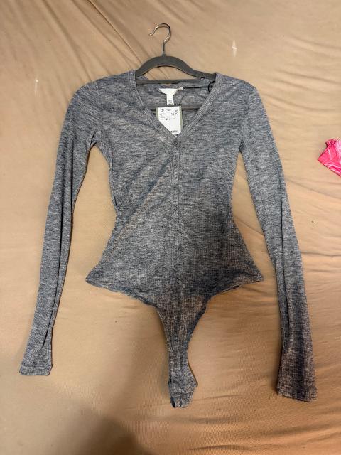 H&M Grauer Body – H&M Size XS