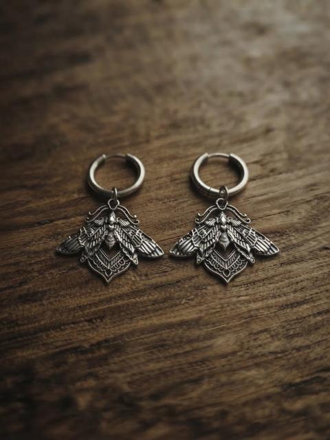 Creolen Ohrringe Ohrhänger Motte Moth Totenkopf silber Edelstahl Gothic Witchcra