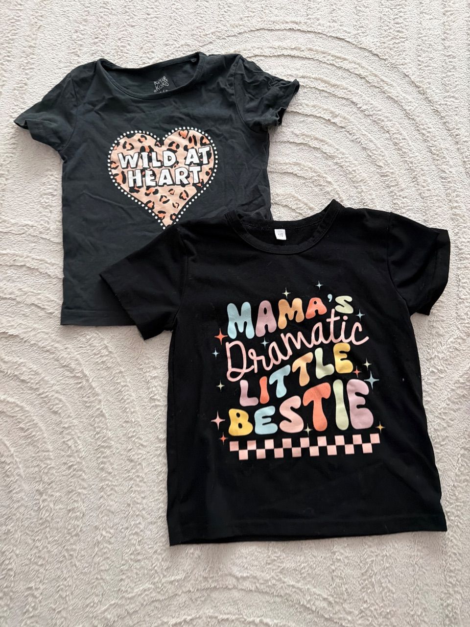 2 tshirts mit Aufschrift  Size 110