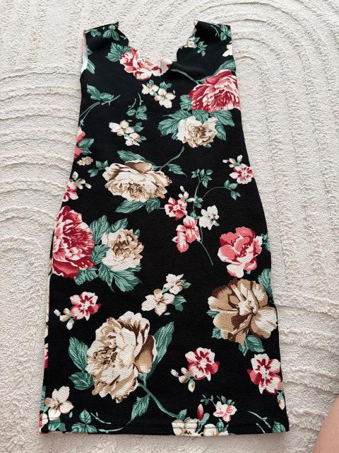 Ohne Marke Kleid mit Blumen Size 134