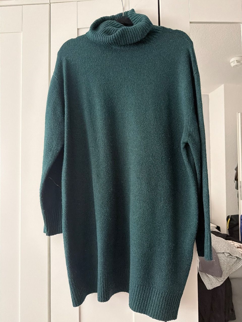 Amisu Pullover Kleid mit Rollkragen  Size M