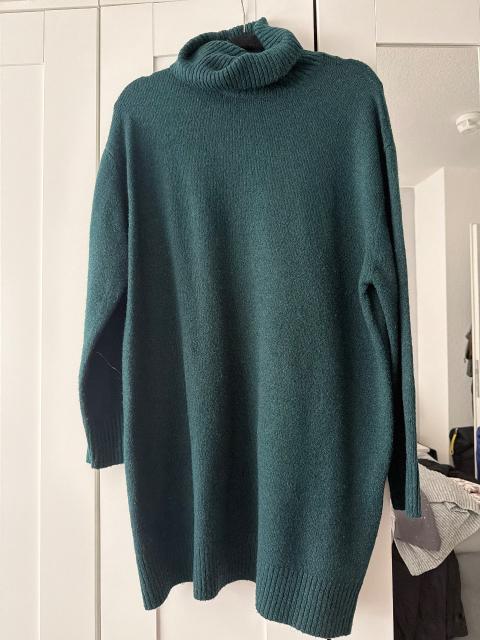 Amisu Pullover Kleid mit Rollkragen Size M