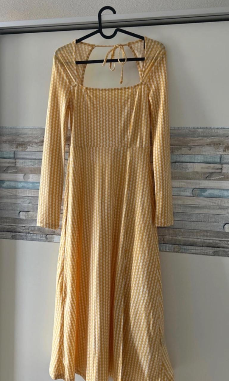 Sommerkleid mit langen Ärmeln