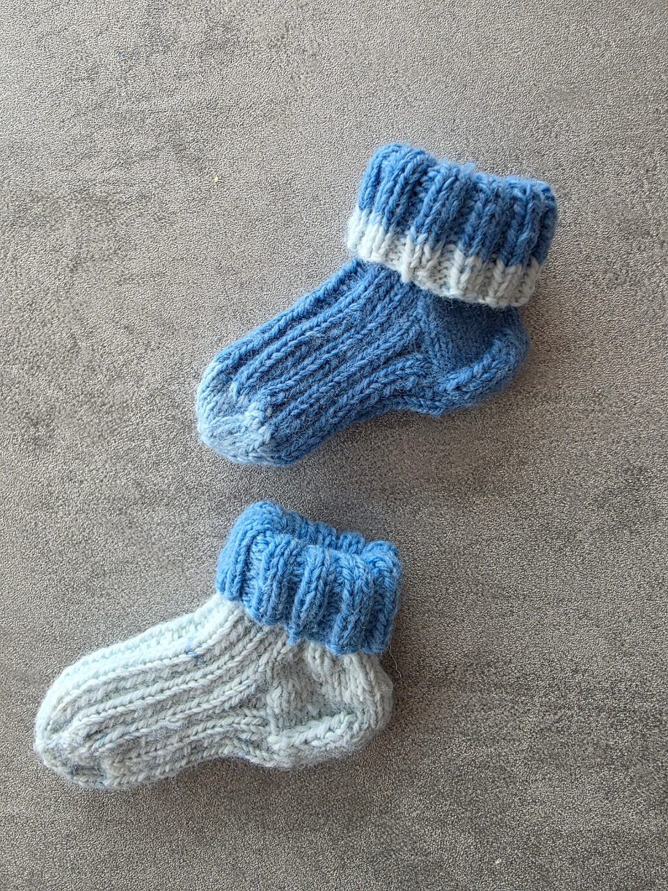 Handmade  Stricksocken Baby 