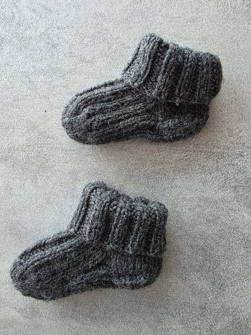 Handmade  Stricksocken Baby 