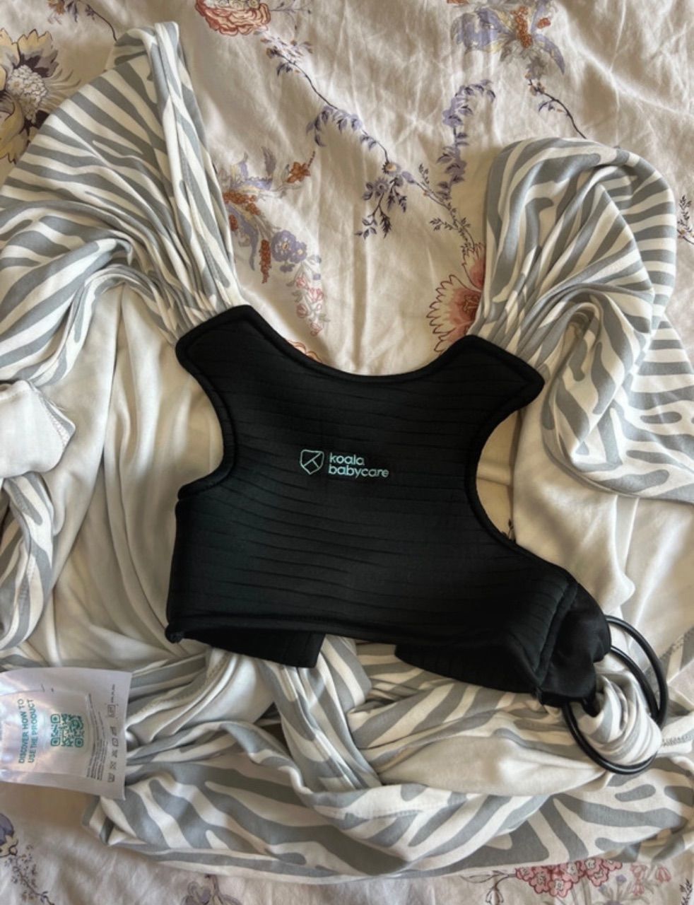 koala babycare Koala Babycare Tragetuch Babytrage grau-weiß gestreift