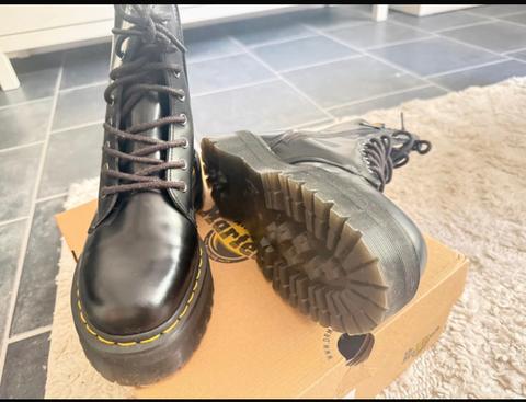 Dr. Martens Dr. Martens Boots Size 39