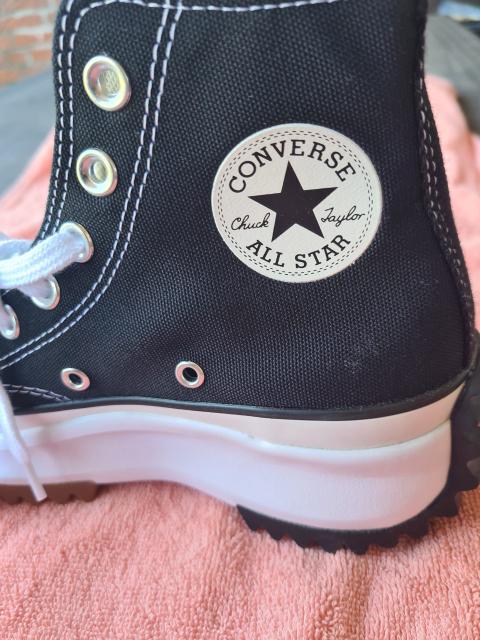 Converse Converse Hike High Top Sneaker, Gr 35,5, neu mit Etikett Size 36