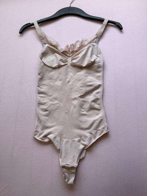 Creamy fabrics Creamy fabrics Body mit lace Size L