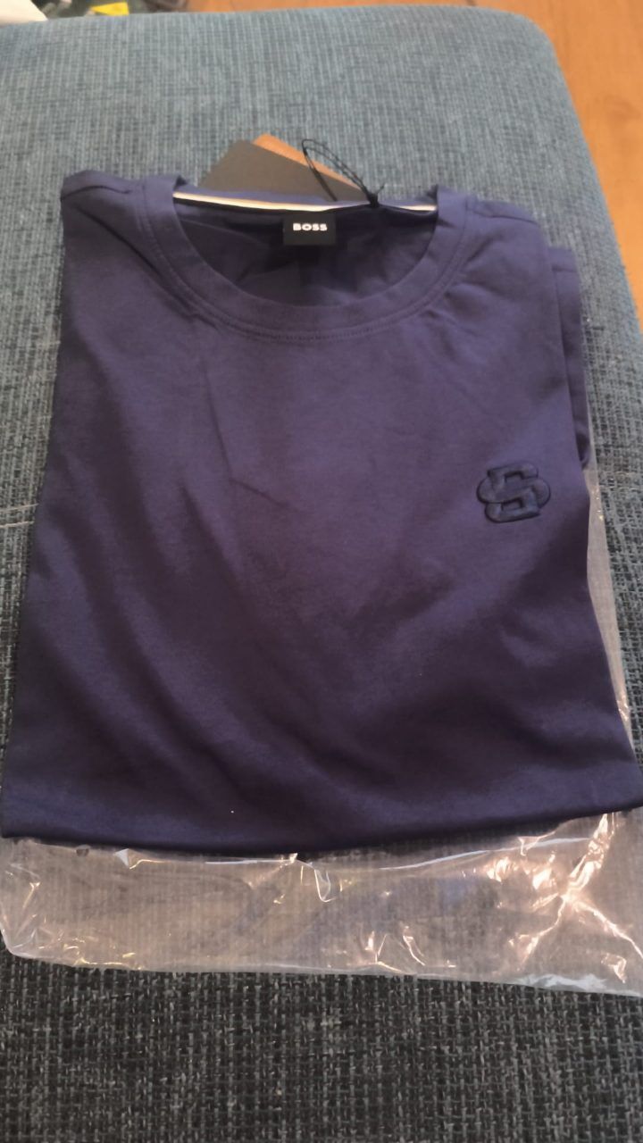 Hugo boss Hugo Boss Herren T-Shirt Dunkelblau Größe XXL Neu mit Etikett. Size XL