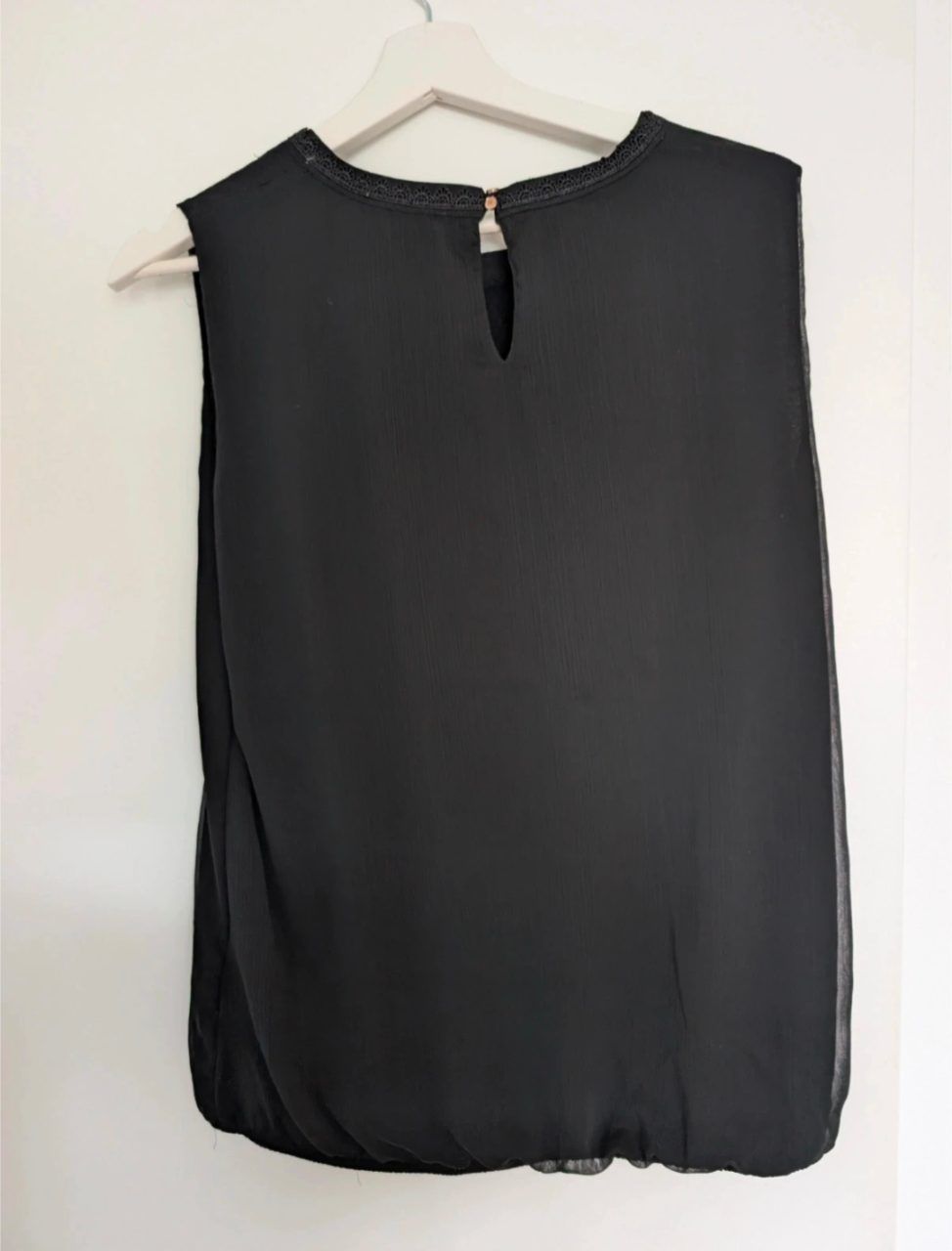 Zero  Elegantes schwarzes ärmelloses Top Size M