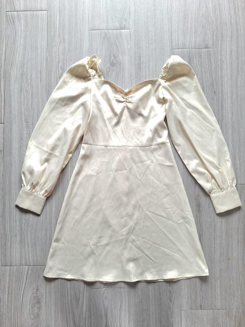 Shein Shein Satin Minikleid Partykleid Puffärmel Raffung Creme S 36 Size S