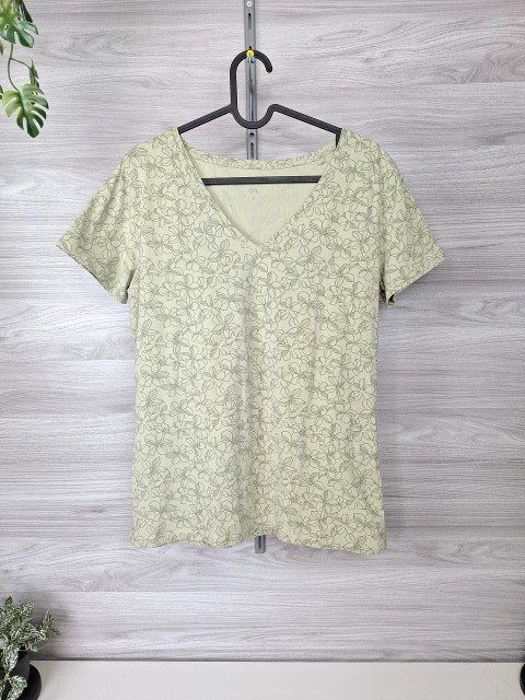 C&A C&A T-Shirt Kurzarmshirt Blumenshirt V-Ausschnitt Hellgrün 40 Size L