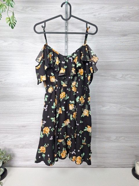 Shein Shein Carmenkleid Off-Shoulder Sommerkleid Volant Blumenprint Schwarz S 36 Size S