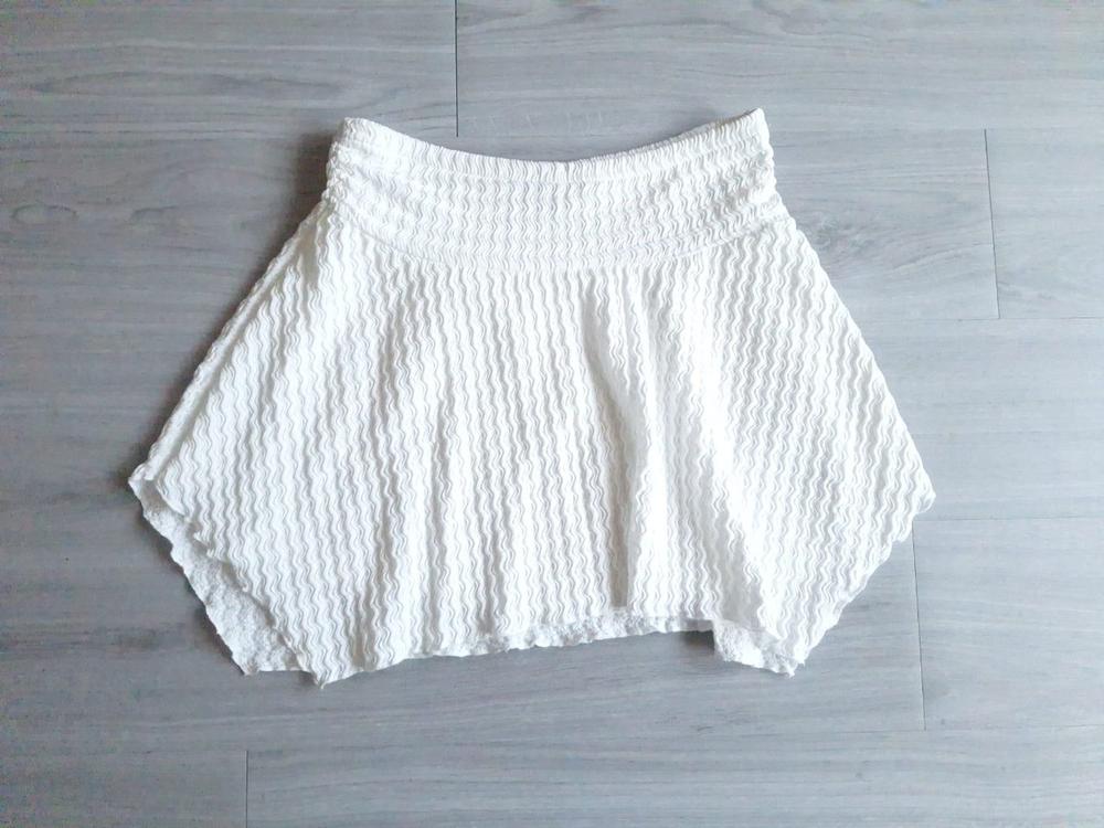 Gina Tricot Minirock Skaterrock Strukturrock High Waist Weiß 36