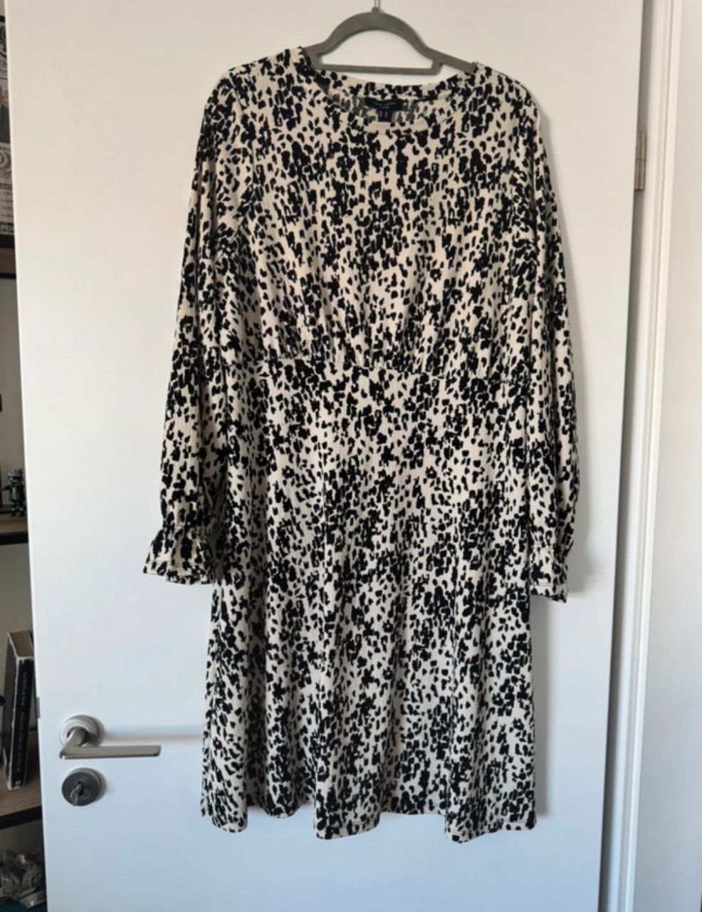 New Look Kleid mit Punkten/Leo Size 46
