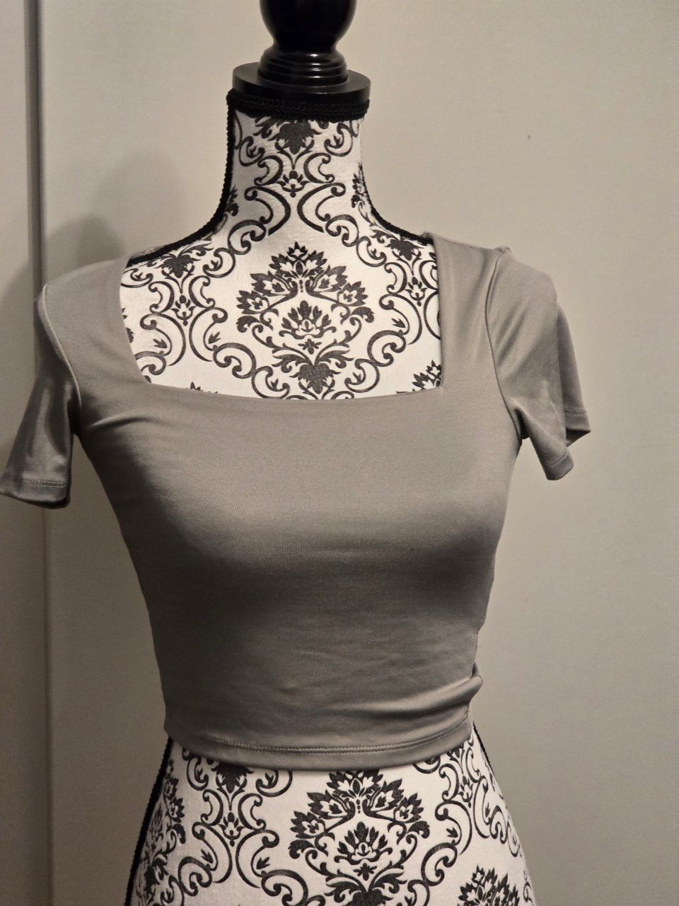 AMISU  AMISU | Crop Top | Gr. S | Taupe Size S