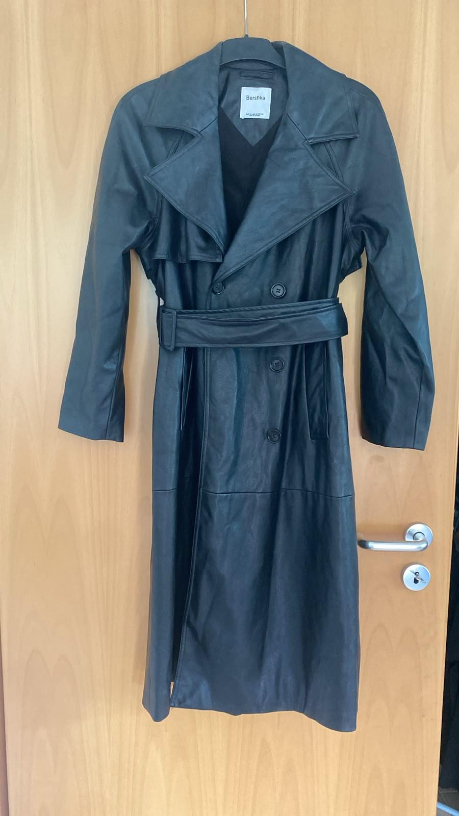 Ledermantel von Bershka | XS