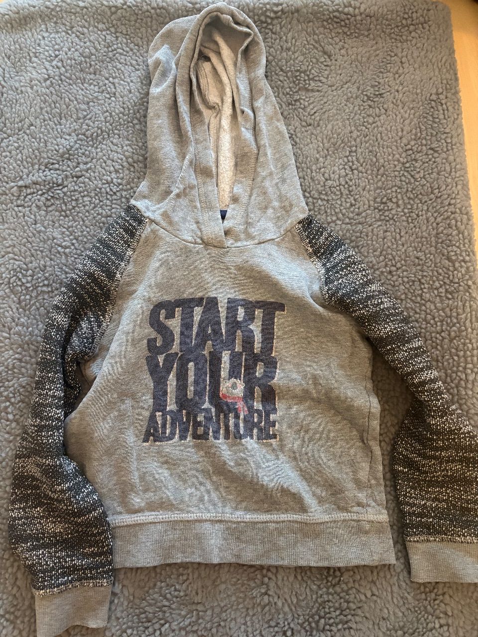 Pocopiano  Kinder Jungen Hoodie Sweatshirt grau Gr. 98/104 „Start Your Adventure“ Size 98