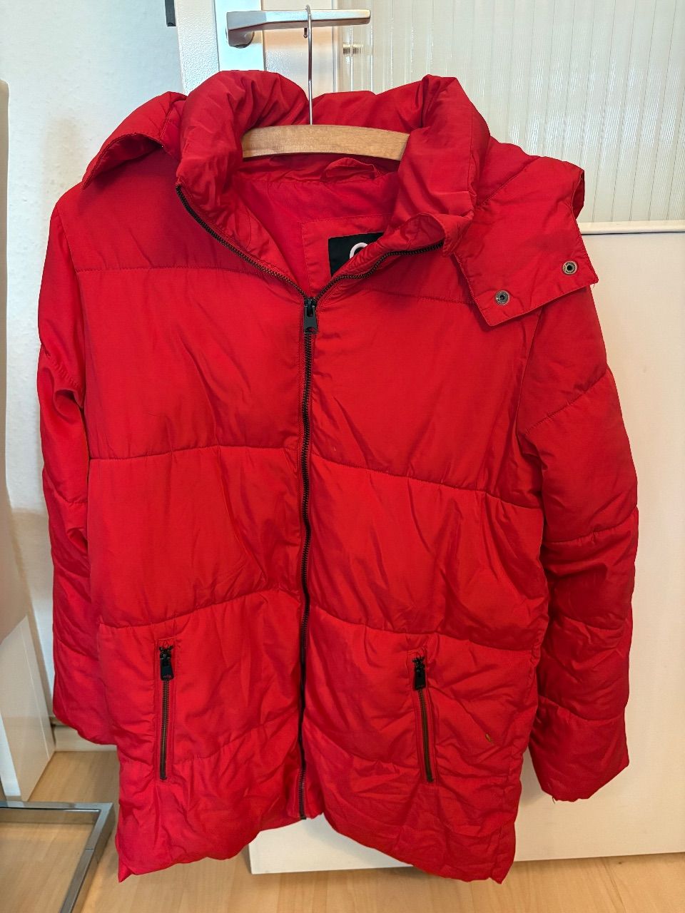 Cubus Cubus rote Steppjacke Winterjacke mit Kapuze Gr. XS Size XS